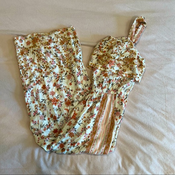 American Eagle Floral Jumpsuit - Picture 4 of 12